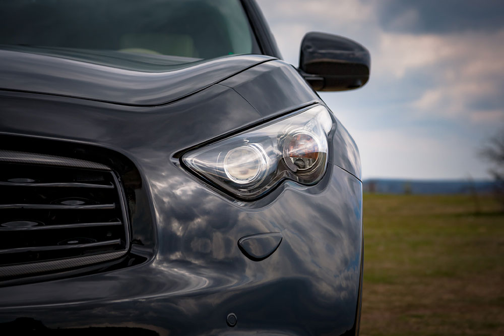 INFINITI M37 – Engine, Performance, and Other Features